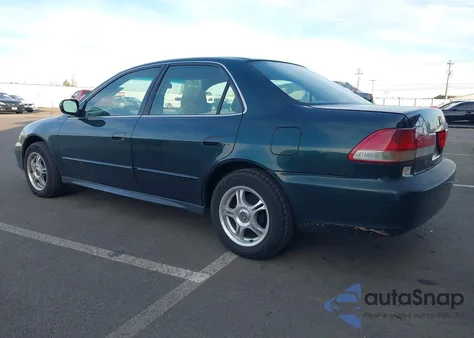 2001 Honda Accord 2.3 Lx z USA, uszkodzony, nr VIN JHMCG56461C008523